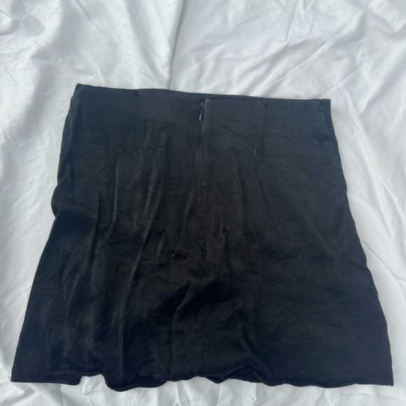 wilfred silk black mini skirt w/ small silt - Picture 3 of 6